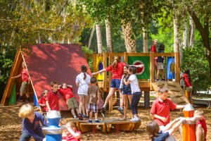 street furniture, richter spielgeraete gmbh, cena aktualna, drewno ze zrównoważonej gospodarki leśnej z certyfikatem 70 % pefc 08.260.713, urządzenie atestowane przez tuv sud i zgodne z normą en 1176.
