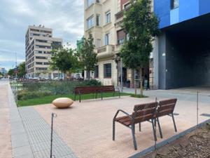 street furniture, ławka, aluminium, fotel, jednoosobowa, podłokietnik
