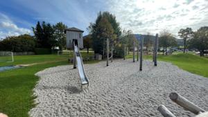 tänavamööbel, richter spielgeraete gmbh, cena aktualna, drewno ze zrównoważonej gospodarki leśnej z certyfikatem 70 % pefc 08.260.713, urządzenie atestowane przez tuv sud i zgodne z normą en 1176., wsu ≤ 3.00