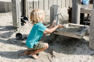 tänavamööbel, richter spielgeraete gmbh, 3d, cena aktualna, drewno ze zrównoważonej gospodarki leśnej z certyfikatem 70 % pefc 08.260.713, urządzenie atestowane przez tuv sud i zgodne z normą en 1176., urządzenie dla niepełnosprawnych użytkowników