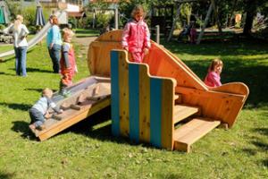 tänavamööbel, richter spielgeraete gmbh, cena aktualna, drewno ze zrównoważonej gospodarki leśnej z certyfikatem 70 % pefc 08.260.713, urządzenie atestowane przez tuv sud i zgodne z normą en 1176.