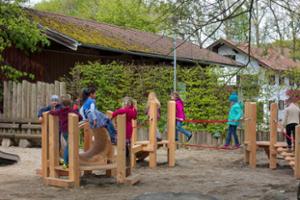 mała architektura, richter spielgeraete gmbh, cena aktualna, urządzenie atestowane przez tuv sud i zgodne z normą en 1176.