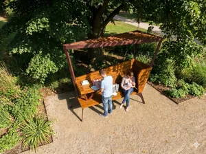 [translation-not-found:street-furniture], ławka, daszek, karmienie piersią, pergola, przewijak, przewijanie