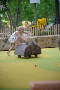 [translation-not-found:street-furniture], richter spielgeraete gmbh, cena aktualna, drewno ze zrównoważonej gospodarki leśnej z certyfikatem 70 % pefc 08.260.713, urządzenie atestowane przez tuv sud i zgodne z normą en 1176.