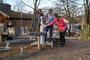 [translation-not-found:street-furniture], richter spielgeraete gmbh, cena aktualna, urządzenie atestowane przez tuv sud i zgodne z normą en 1176., urządzenie nie wymaga atestu - zgodne z normą pn:en 1176 - poświadczone przez tuv sud, youtube