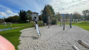 [translation-not-found:street-furniture], richter spielgeraete gmbh, cena aktualna, drewno ze zrównoważonej gospodarki leśnej z certyfikatem 70 % pefc 08.260.713, urządzenie atestowane przez tuv sud i zgodne z normą en 1176., wsu ≤ 3.00