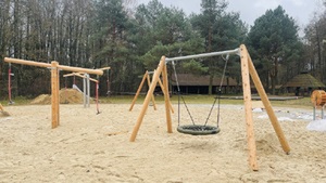 [translation-not-found:street-furniture], richter spielgeraete gmbh, 3d, cena aktualna, drewno ze zrównoważonej gospodarki leśnej z certyfikatem 70 % pefc 08.260.713, urządzenie atestowane przez tuv sud i zgodne z normą en 1176., youtube