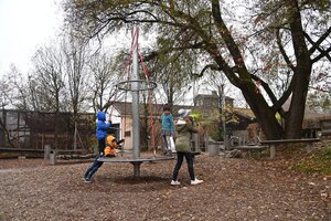 [translation-not-found:street-furniture], richter spielgeraete gmbh, 3d, cena aktualna, drewno ze zrównoważonej gospodarki leśnej z certyfikatem 70 % pefc 08.260.713, urządzenie atestowane przez tuv sud i zgodne z normą en 1176., wsu ≤ 1.00 m, wsu ≤ 1.50 m