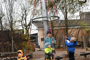 [translation-not-found:street-furniture], richter spielgeraete gmbh, 3d, cena aktualna, drewno ze zrównoważonej gospodarki leśnej z certyfikatem 70 % pefc 08.260.713, urządzenie atestowane przez tuv sud i zgodne z normą en 1176., wsu ≤ 1.00 m, wsu ≤ 1.50 m