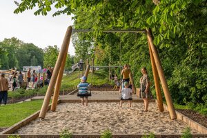 [translation-not-found:street-furniture], richter spielgeraete gmbh, cena aktualna, drewno ze zrównoważonej gospodarki leśnej z certyfikatem 70 % pefc 08.260.713, urządzenie atestowane przez tuv sud i zgodne z normą en 1176.
