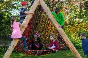 [translation-not-found:street-furniture], richter spielgeraete gmbh, cena aktualna, drewno ze zrównoważonej gospodarki leśnej z certyfikatem 70 % pefc 08.260.713, urządzenie atestowane przez tuv sud i zgodne z normą en 1176., wsu≤ 2.00 m