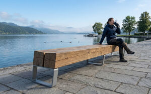 [translation-not-found:street-furniture], ława, kłoda, oparcie z drewna, siedzisko z drewna