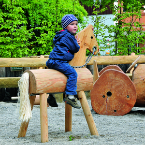 [translation-not-found:street-furniture], richter spielgeraete gmbh, cena aktualna, drewno ze zrównoważonej gospodarki leśnej z certyfikatem 70 % pefc 08.260.713, urządzenie atestowane przez tuv sud i zgodne z normą en 1176.