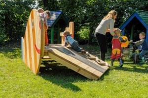 mažoji arhitektūra, richter spielgeraete gmbh, cena aktualna, drewno ze zrównoważonej gospodarki leśnej z certyfikatem 70 % pefc 08.260.713, urządzenie atestowane przez tuv sud i zgodne z normą en 1176.