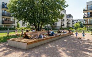 straatmeubilair, bank, zitbanken, beton, glad beton, dubbelzijdig, chaise longue, moduleerbaar, houten rugleuning, houten zitting, kleine tafel