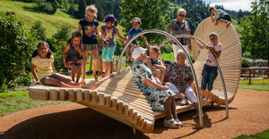 mobilier stradal, moveart, playsculptures® - ławki-rzeźby na place zabaw