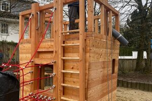 mobilier stradal, richter spielgeraete gmbh, cena aktualna, drewno ze zrównoważonej gospodarki leśnej z certyfikatem 70 % pefc 08.260.713, urządzenie atestowane przez tuv sud i zgodne z normą en 1176.
