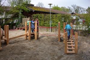 gatumöbler, richter spielgeraete gmbh, cena aktualna, urządzenie atestowane przez tuv sud i zgodne z normą en 1176.